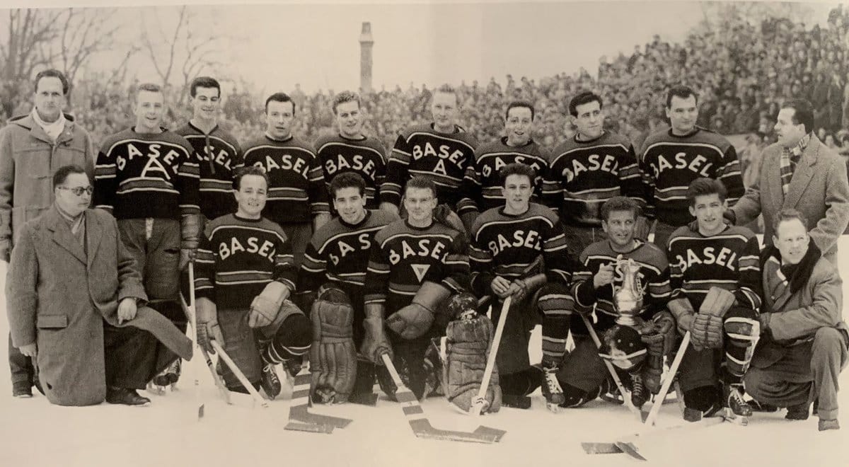 Die EHC Basel-NLA-Aufstiegsmannschaft 1956 (Foto: Twitter Manuel Binder @HockeyRegioBS)