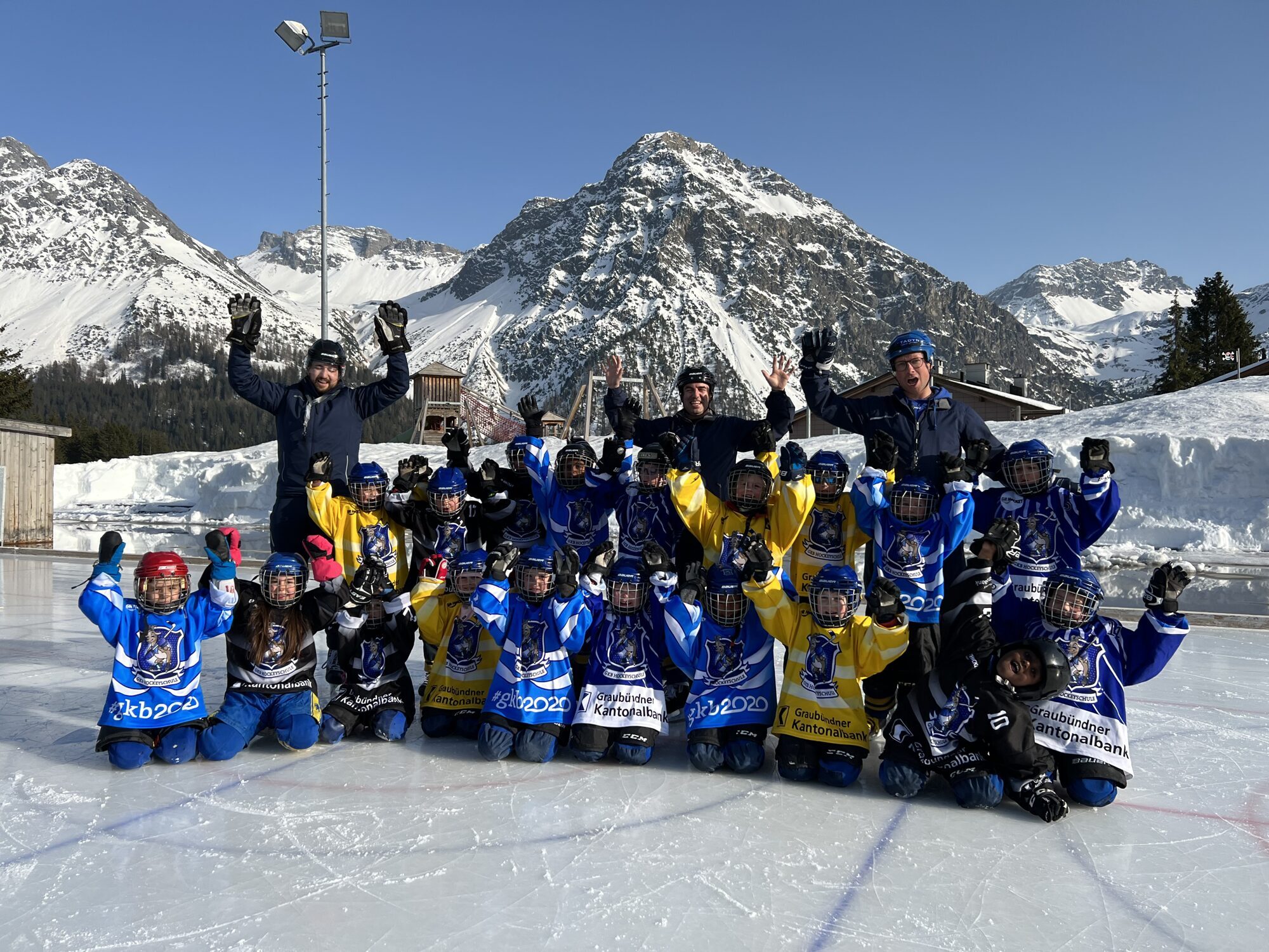 Gruppenfoto der GKB-Hockeyschule