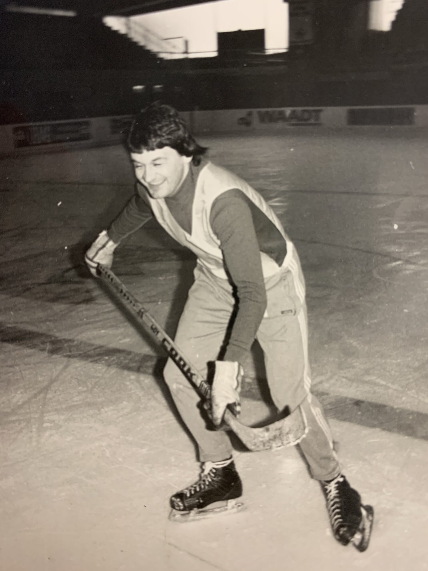 Zvonimir Peter 1981 als damals 27-jähriger auf dem Eis im Stadion Obersee