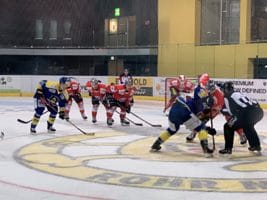 Impressionen vom Saisonstartspiel EHC Arosa - Hockey Huttwil.