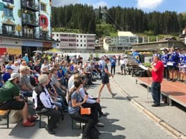 Hansruedi Bächinger wird die Mannschafts- und Trikotpräsentation am Samstag, 17. August 2019 um 14 Uhr auf dem Aroser Postplatz moderieren. (Archivbild).