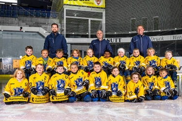 Gruppenbild 2022/2023 Hockeyschule | © Foto: Foto Homberger Arosa