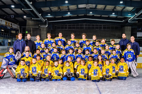 2021/22 | Gruppenbild Nachwuchs und Hockeyschule_EHC Arosa